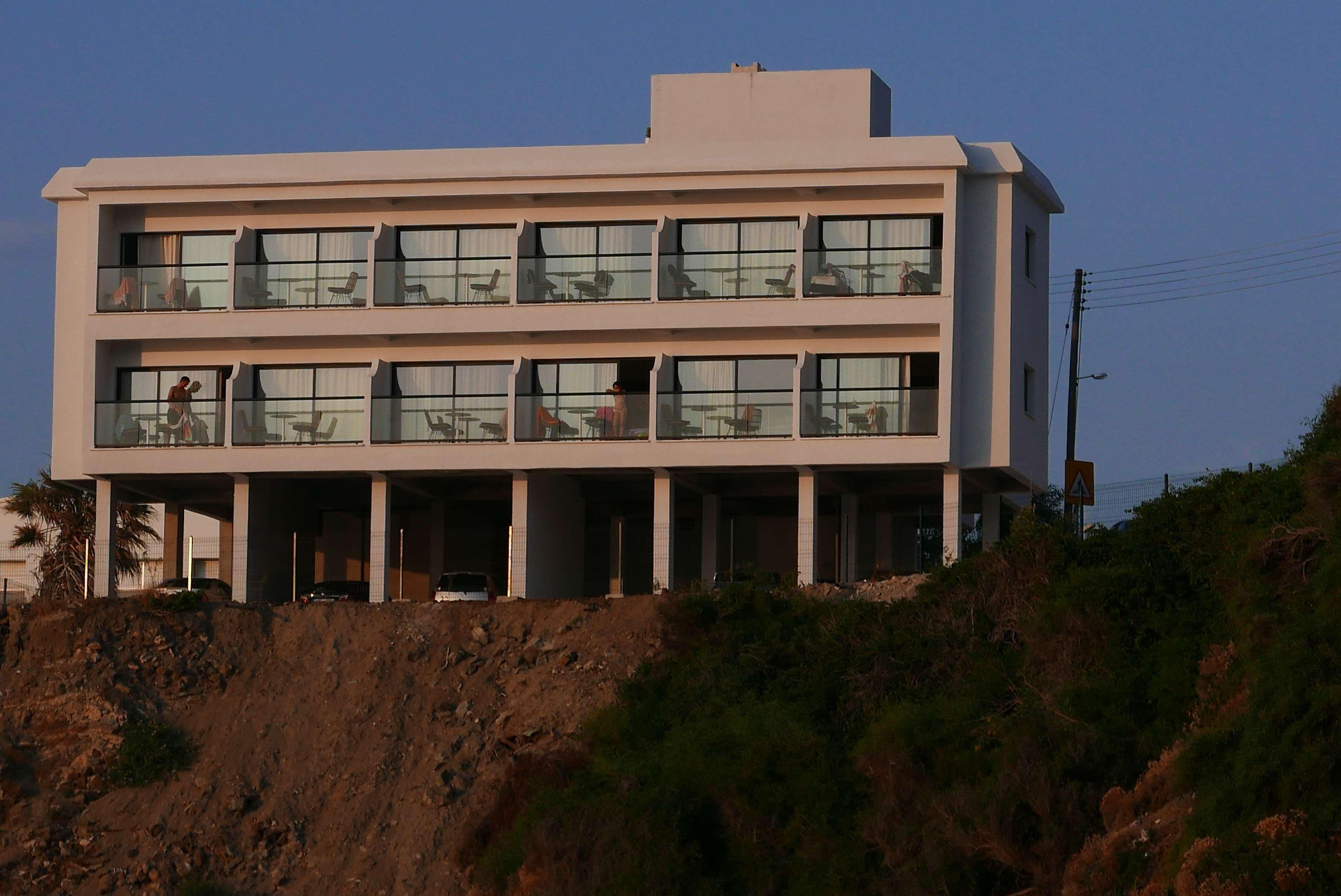 E.J. Pyrgos Bay Hotel Extérieur photo