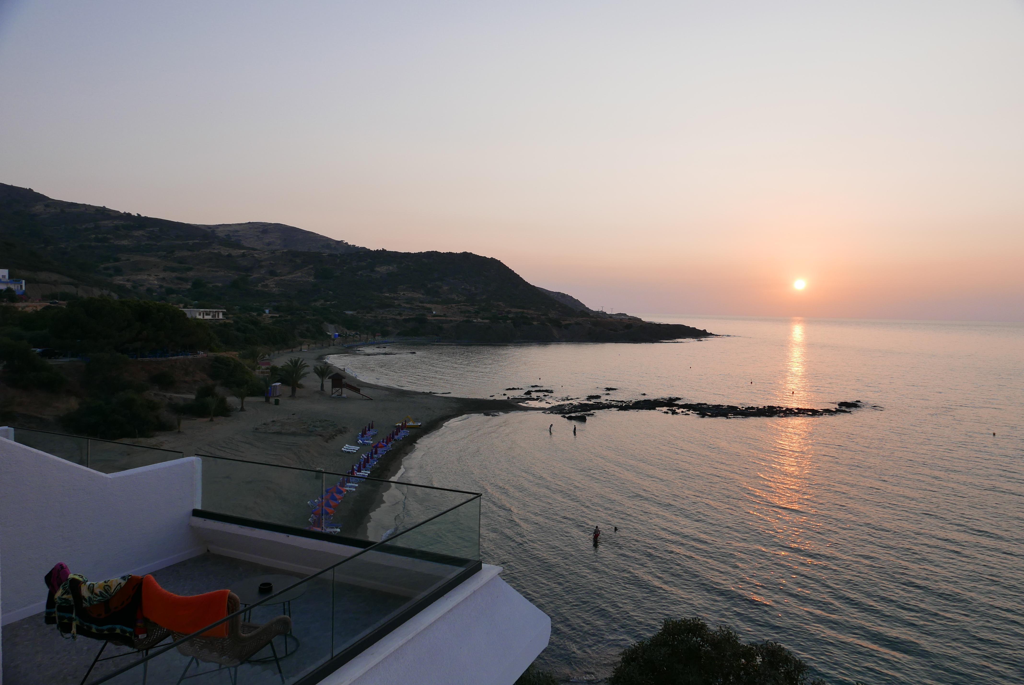 E.J. Pyrgos Bay Hotel Extérieur photo