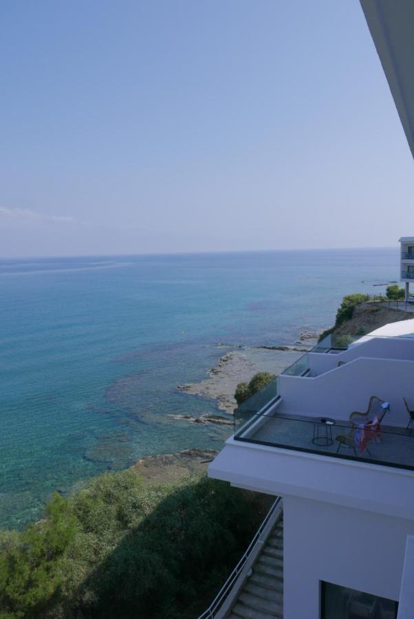 E.J. Pyrgos Bay Hotel Extérieur photo