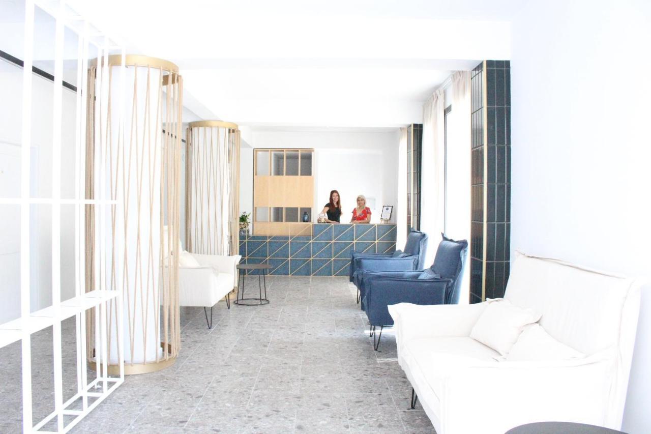 E.J. Pyrgos Bay Hotel Extérieur photo
